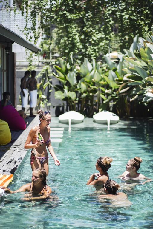M Boutique Hostel Seminyak Exterior foto